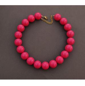 Collier Pendentif en Résine Contemporain avec Design Artistique Bijoux Légers Parfaits pour les Soirées Décontractées et le Quotidien - Product Image 1