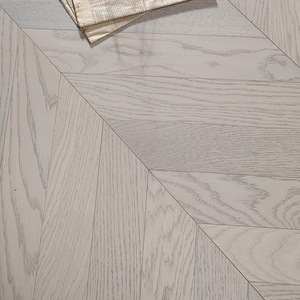 Parquet en chêne blanc brossé multicouche IEC62321, grade AB, souple, à joint moleté, 15 mm, motif chevron, pour installations de loisirs - Product Image 2
