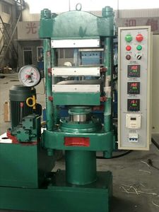 Macchina per la produzione di prodotti in gomma pressa idraulica XLB400 - Product Image 3