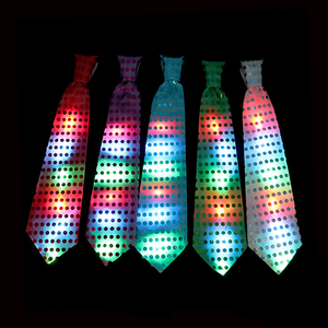 Corbata Luminosa con Luces LED y Lentejuelas de Tela de Nailon para Actuaciones y Fiestas - Product Image 2