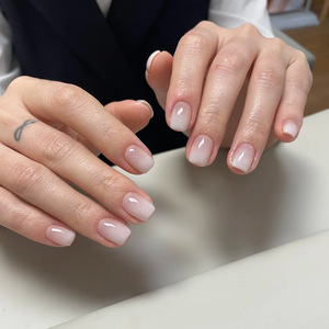 24 <span class=keywords><strong>Uñas</strong></span> Postizas Artificiales para Mujer, Venta al por Mayor, Empaque Personalizado, <span class=keywords><strong>Uñas</strong></span> Francesas con <span class=keywords><strong>Punta</strong></span> en Degradado Blanco, <span class=keywords><strong>Uñas</strong></span> Acrílicas a Presión - Product Image 1