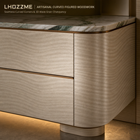 Armoires de cuisine modulaires en placage de sycomore sur mesure, coins arrondis, verre rétroéclairé ambré, marbre Calacatta, fabricant OEM ODM