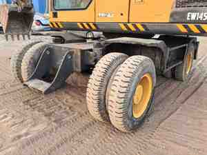 Excavatrice sur chenilles Volvo EC145B d'occasion de 14 tonnes, en bon état, engin de construction avec moteur, 1 an de service après-vente - Product Image 5