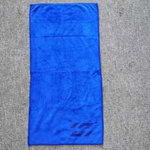 Toalla deportiva de microfibra con logotipo personalizado, toalla de gimnasio de Rally con bolsa - Product Image 2