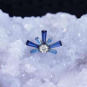 Lotus en Stock G23 Titanium Sunshine <span class=keywords><strong>Snow</strong></span> Flake Rosca interna CZ Flat Back Cartílago Pendientes 18G 16G Piercing - Product Image 5