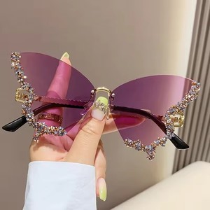 Gafas de Sol de Última Moda 2024, Forma de Mariposa, Gafas de Sol de Diamantes para Mujer, Alta Calidad, Venta al por Mayor - Product Image 1