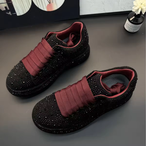 รองเท้ากีฬาคุณภาพสูงสำหรับผู้ชายและผู้หญิง รุ่น Evergreen ทรงหุ้มข้อสูง แบบสวมสบาย พร้อมคุณสมบัติลดแรงกระแทกและกันลื่น ดีไซน์แบบผูกเชือก - Product Image 4