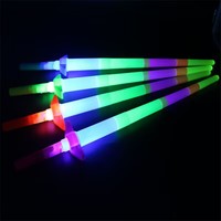 Bâtons lumineux de fête, épées laser arc-en-ciel rétractables, jouets lumineux