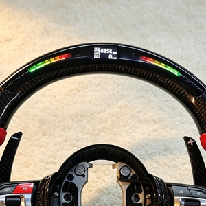 Volante de fibra de carbono con LED para <span class=keywords><strong>BMW</strong></span> F11 F10 F34 F35 F80 F82 F01 F04 <span class=keywords><strong>M5</strong></span> M3 Serie 3 - Cuero perforado rojo estilo M Sport - Product Image 6