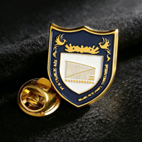 Badge de revers personnalisé OEM avec logo d'entreprise, émail souple plaqué or de haute qualité et attache papillon en métal