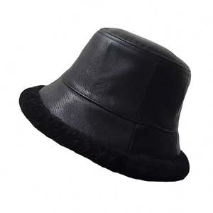 Chapeau de pêcheur en cuir PU noir lisse pour l'hiver, chapeau chaud vintage japonais en laine d'agneau, chapeau bob - Product Image 3