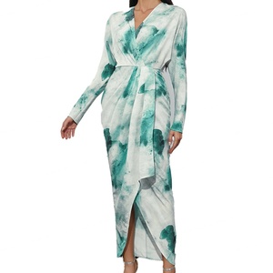 ขายส่งชุดเดรสผู้หญิงแบบสั่งทำได้ ฤดูใบไม้ร่วง ฤดูร้อน ใหม่ เรียบง่าย สไตล์เรโทร คอวี แขนยาว ผ่าข้าง ลายพิมพ์ไม่สมมาตร ความยาวปานกลาง - Product Image 1