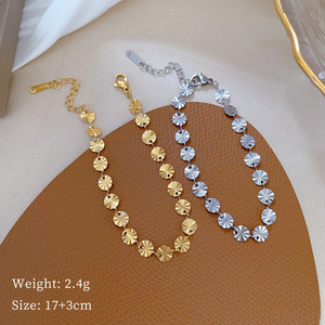 Pulsera de cadena de piezas en relieve redondas geométricas para mujer, flor chapada en oro de acero inoxidable, <span class=keywords><strong>Netflix</strong></span>, <span class=keywords><strong>regalo</strong></span> de joyería Retro para novia - Product Image 6