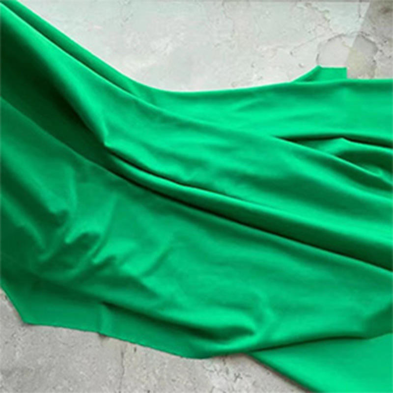 สีเขียว