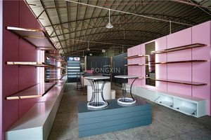 Mobilier Commercial de Magasin d'Hygiène Personnelle <span class=keywords><strong>Design</strong></span> Rose Tendance Miroir Décoratif Étagère Murale de Présentation de Perruques pour Salon de Beauté - Product Image 3