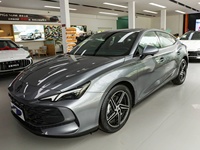 Bon prix pour MG7 modèle 2025 1.5T 300 DCT édition Luxe avec toit ouvrant et sièges électriques en stock