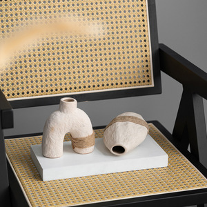 Ensemble de trois petits vases populaires en céramique artisanale, style nordique Xiaohongshu, 100% faits <span class=keywords><strong>à</strong></span> la main, non émaillés, avec sangles, pour intérieur - Product Image 4