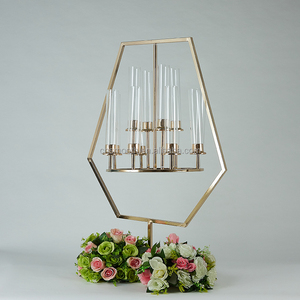 Nuovissimo Design Grande Candelabro in Metallo Dorato per Matrimoni, Decorazioni per Eventi e Tavoli, Portacandele - Product Image 5