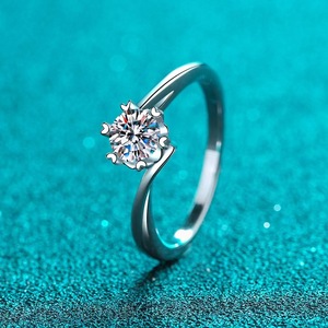 Bagues de fiançailles et de mariage en or véritable 18 carats avec diamant de laboratoire solitaire de 0,5 à 1 carat, sertissage à tension - Product Image 5