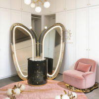 Miroir de Maquillage LED Papillon de Luxe Extensible en Laiton, Doré Moderne, sur Pied, pour Appartement et Chambre à Coucher
