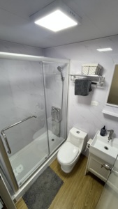 Maison conteneur extensible WELLCAMP, déploiement rapide, maison modulaire pliable, cuisine et salle de bain intégrées, solution de logement clé en main - Product Image 4