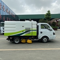 Camion balayeuse routière Back to Black : Nettoyage en profondeur efficace avec systèmes d'eau haute pression