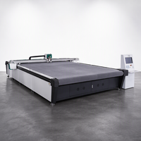 Machine de découpe numérique CNC pour tissu en cuir PVC de qualité marine imperméable et résistant à la moisissure pour aménagement de yachts