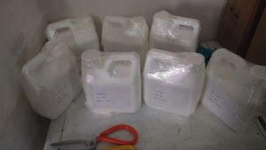 Iso E Super CAS 54464-57-2 de Alta Calidad en Venta, Grado de Fragancia, Utilizado en Perfumes, con Entrega Rápida - Product Image 6