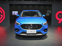Tout nouveau en stock voiture à essence Mg Zs à grande vitesse avec 5 sièges 175 km/h
