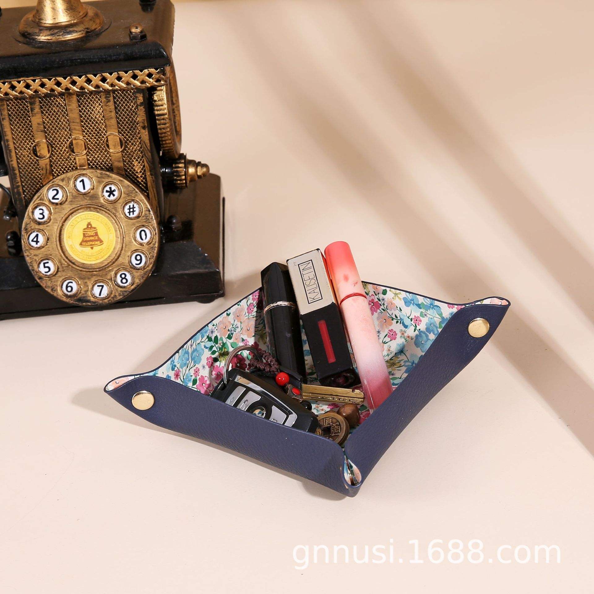 สีน้ำเงินกรมท่า