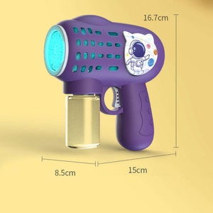 Pistolet à bulles Astronaute entièrement automatique populaire avec projection lumineuse pour enfants - Product Image 6