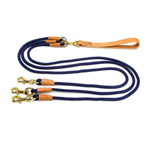 360 Anti-groviglio staccabile 3 in 1 doppio guinzaglio per cani con manico in pelle Motivo di stampa guinzaglio resistente in Nylon personalizzato - Product Image 1