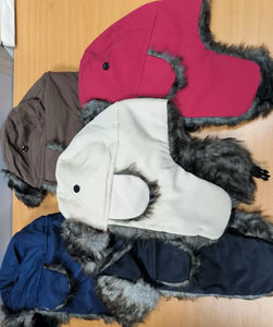 Gorro de aviador de nailon taslon barato al por mayor para hombre, con orejeras de piel sintética, gorro de trampero con orejeras largas, gorro cálido de invierno ruso - Product Image 2