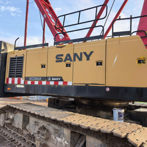 Grúa sobre orugas Sany SCC550/SCC600 usada de 55, 60 y 75 toneladas con sistema de caída libre, motor y motor listos para trabajar - Product Image 1