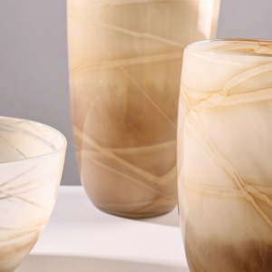 Vase en verre artisanal haut de gamme à large ouverture, motif nuage, avec design artistique coloré mat pour salon intérieur - Product Image 4