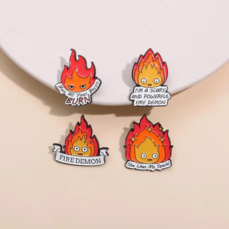 Broche de llama Calcifer de dibujos animados creativos, insignia de Metal, Anime Howl's Moving Castle, regalos de recuerdo, Pin de solapa de esmalte suave personalizado