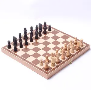 Prix d'usine personnalisé en gros professionnel poli de luxe jeu d'échecs jeu de société jouets pour adultes jeu d'échecs en bois