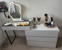 Tables de toilette avec miroir en forme de nuage et station de recharge, dessus en verre, fabrication directe d'usine, avec éclairage LED