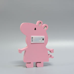 Baby Peppa Luz de pared de madera Decoración de pared de guardería, Luz LED Decoración de la habitación de los niños Luz de noche Diseño personalizado para niños - Product Image 6