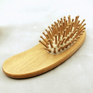 En bois Naturelle qui respecte l'environnement de bébé cheveux brosse masseur - Product Image 1
