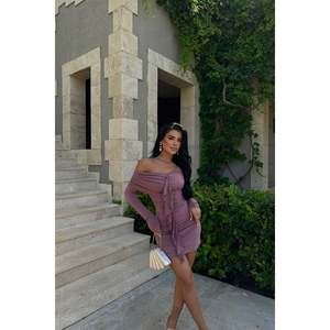 Minivestido Rosa Translúcido con Volantes, Elegante y Sexy, con Cierre Personalizado, Detalles de Diamantes y Corte Drapeado hasta la Rodilla, Ideal para la Oficina - Product Image 4