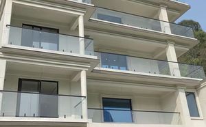 Valla de cristal de aleación de aluminio para exteriores moderna, columna de barandilla, fácil instalación para hogares, hoteles para balcones, villas, características - Product Image 4