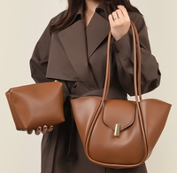 Tas Tote Elegan untuk Wanita Set 2pcs Kapasitas Besar Tas Selempang Kulit Imitasi Tas Kerja Modis Dengan Clutch Senada