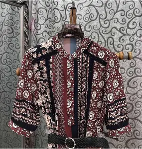 En kaliteli yeni yaz elbisesi 2024 moda tasarımcı kıyafetleri kadın Vintage baskı kemer Deco kısa kollu orta buzağı elbise lüks