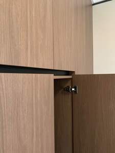 Venta caliente-Armario de madera Tamaño personalizado Estilo personalizado Muebles de dormitorio Puerta de vidrio Luz con armario - Product Image 4