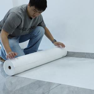 Grand rouleau de protection de sol <span class=keywords><strong>en</strong></span> feutre non tissé collant, film PE laminé, protection anti-poussière robuste pour les chantiers de rénovation et de construction - Product Image 5