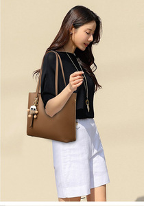 กระเป๋าสะพายข้างดีไซน์ใหม่ทันสมัย คุณภาพสูง หนัง PU กระเป๋าสะพายไหล่ กระเป๋าถือลำลองสุดหรูสำหรับผู้หญิง - Product Image 6