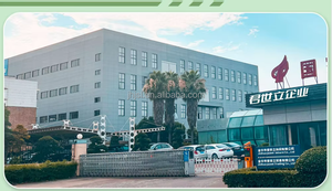 كراسي استلقاء شمسية خارجية حديثة قابلة للطي، سهلة الاسترخاء، بإطار حديدي، مع حاملات أكواب، مناسبة للفلل والحدائق والشواطئ البحرية. - Product Image 6