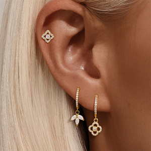 Boucles d'oreilles créoles de luxe en argent S925, motif fleur ajourée et goutte d'eau, très populaires - Product Image 3