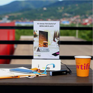 Shengyi Lcd Da Tavolo Top Caricatore della Banca di Potere Banche di Potenza 10000Mah di Carica Veloce Con Il Supporto di Menu Per La Pubblicità del Vino - Product Image 2